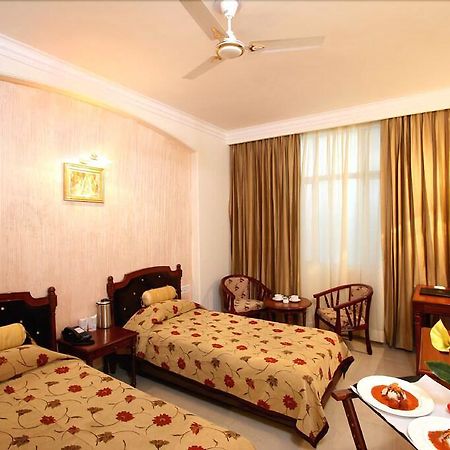 Hotel Grand President à Delhi  Extérieur photo